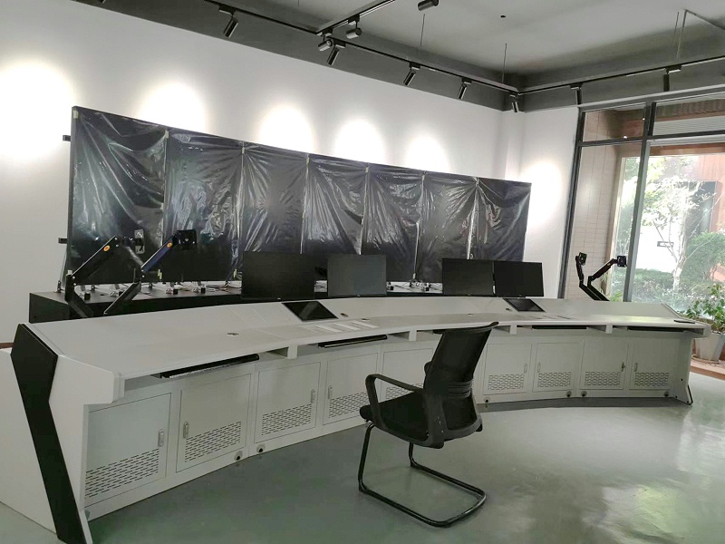 監(jiān)控操作臺(tái)