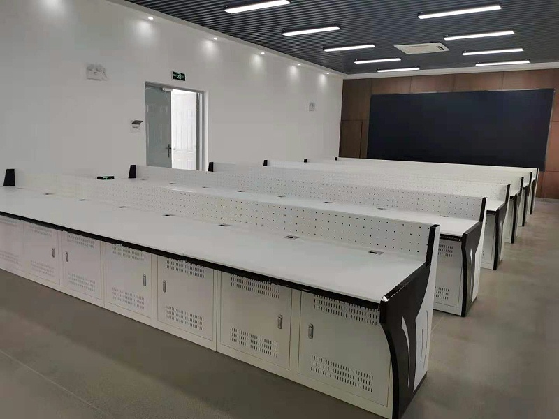 云南監控操作臺廠家